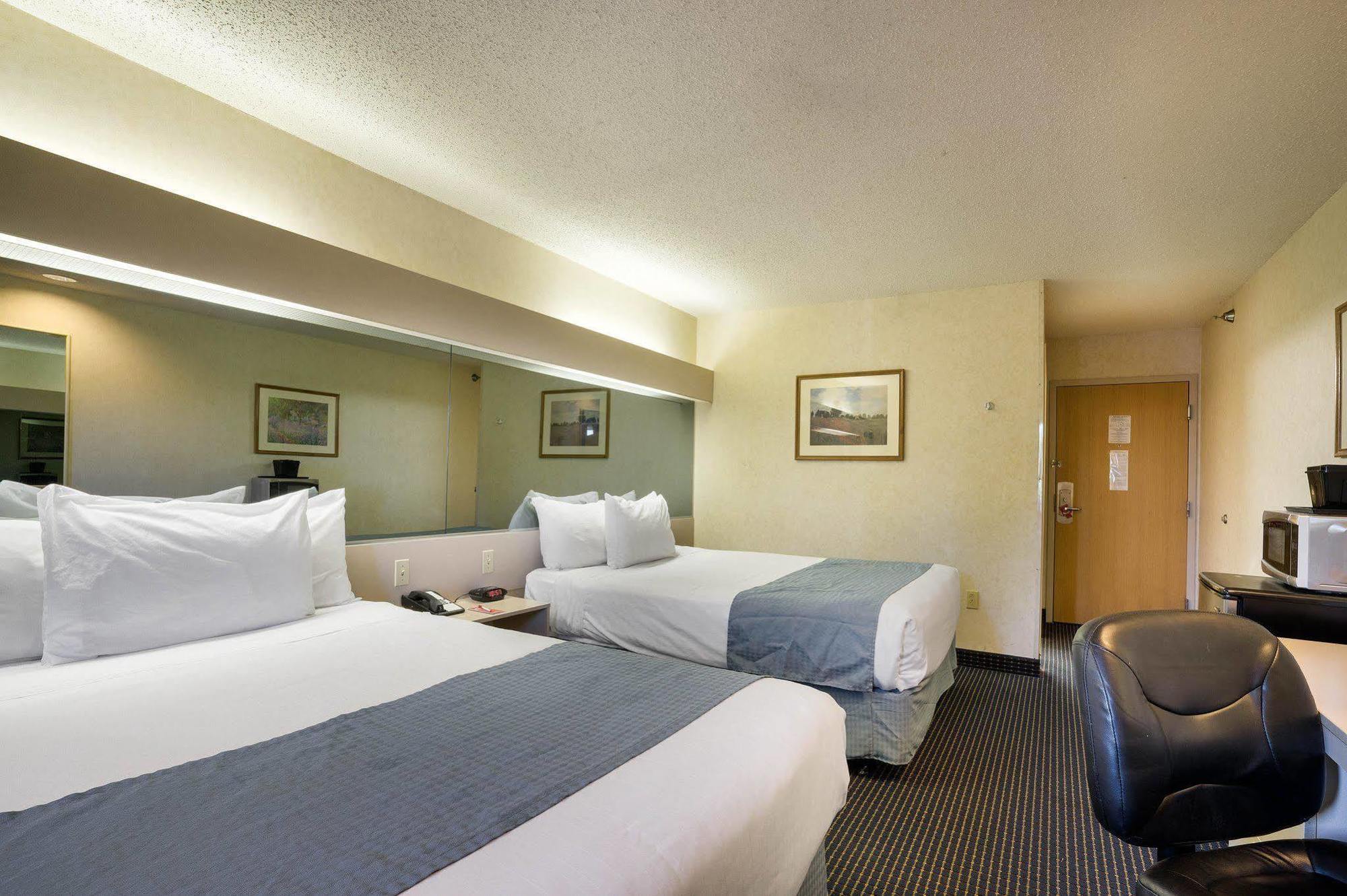 Microtel Inn & Suites By Wyndham Pittsburgh Airport Robinson Township Εξωτερικό φωτογραφία
